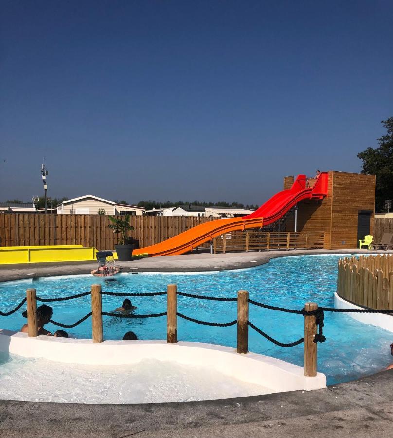 Camping La Garenne De Moncourt رو المظهر الخارجي الصورة