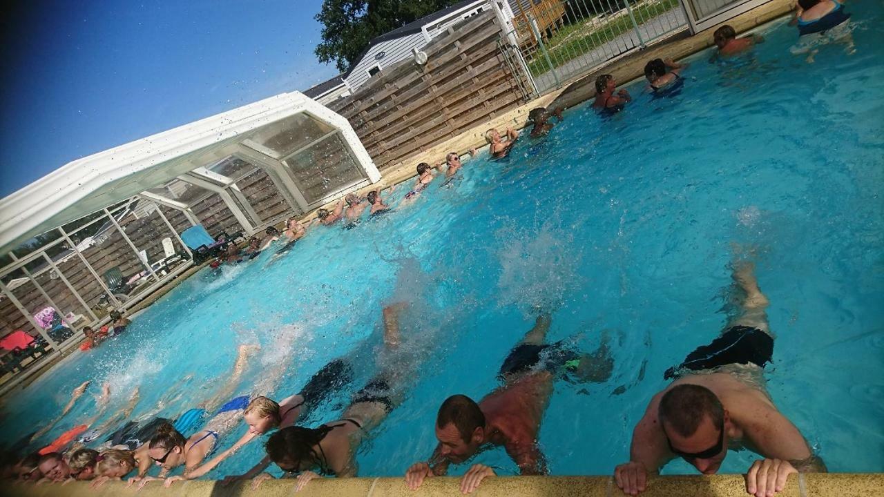 Camping La Garenne De Moncourt رو المظهر الخارجي الصورة